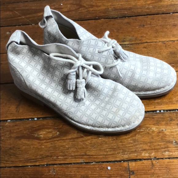 Pattern White Leather Booties! - Picture 2 of 5